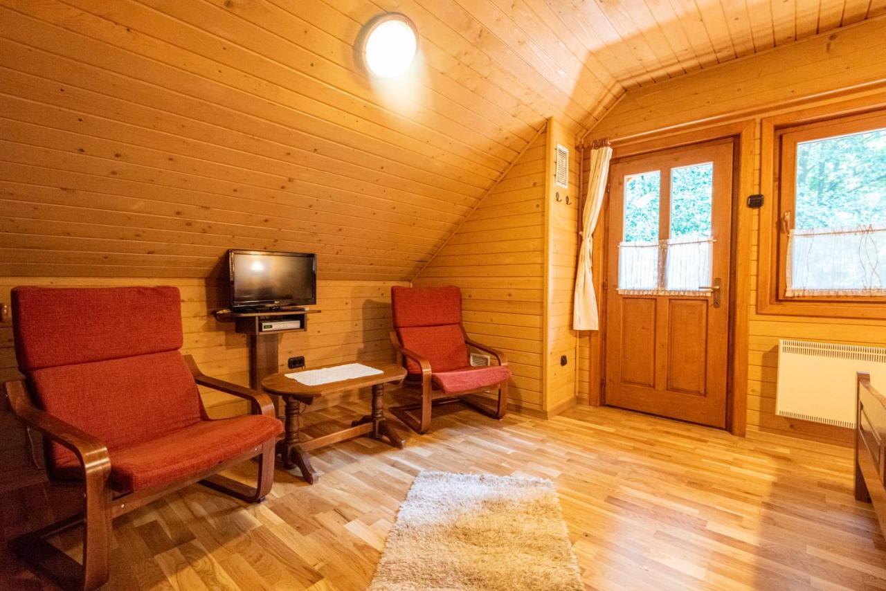 VárLak Sub Cetate Exterior foto