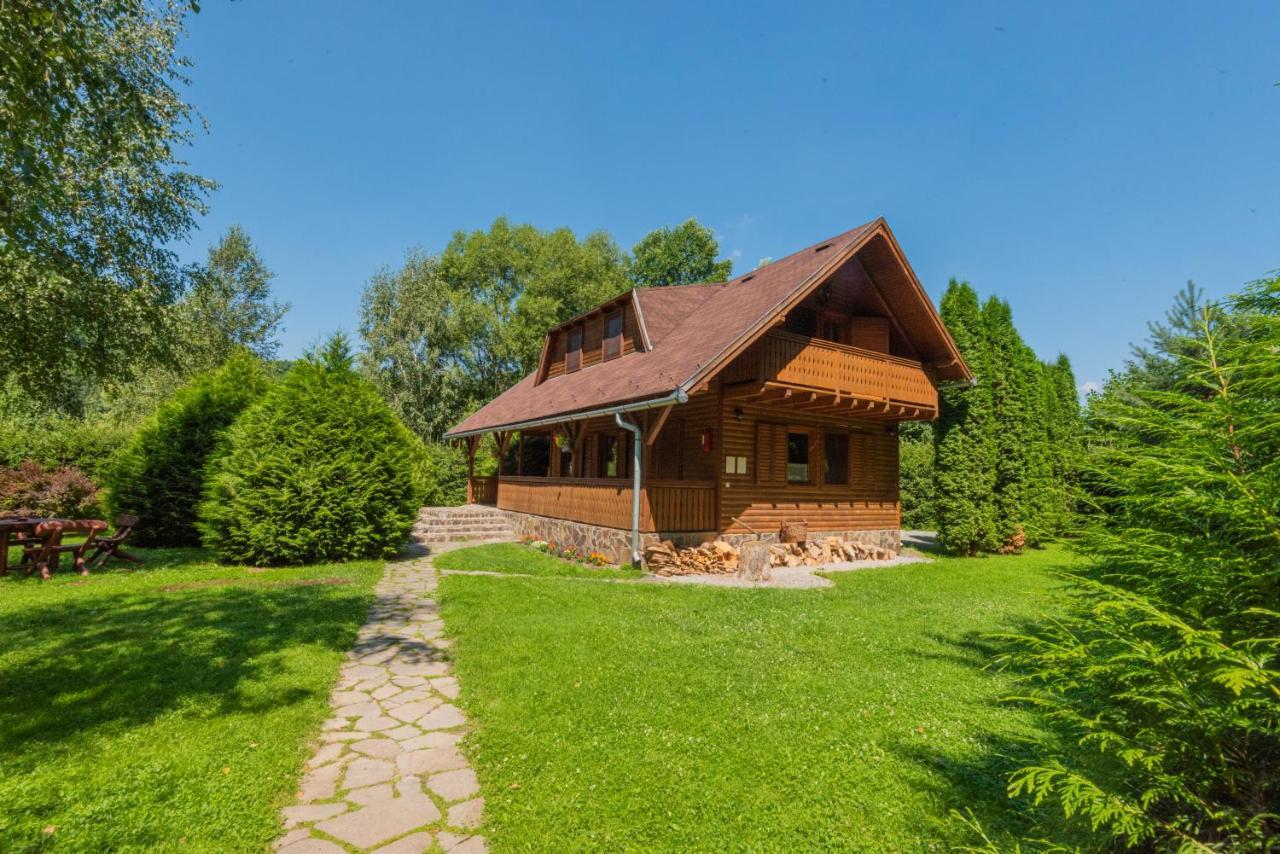 VárLak Sub Cetate Exterior foto